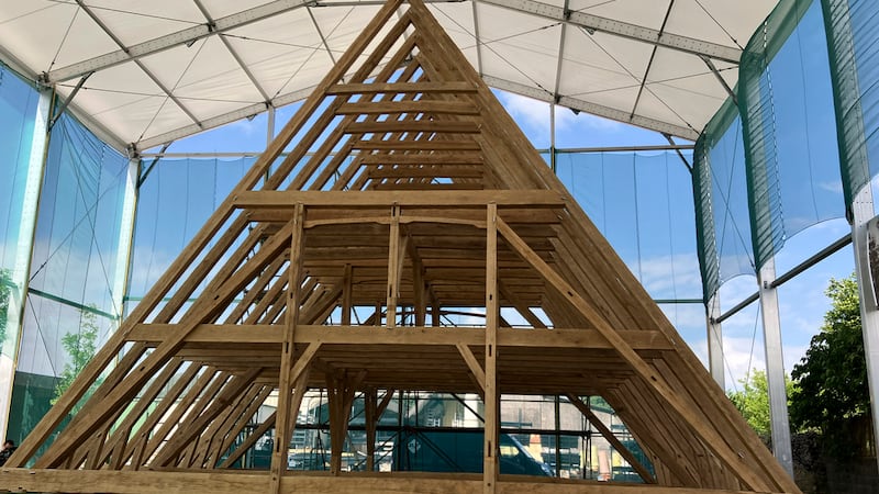 Reconstrucción de Notre Dame: Carpinteros aplican técnica de la Edad Media