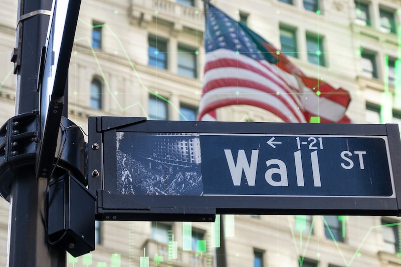Dato de empleo en EU ‘empuja’ a Wall Street: ¿Cuánto ganan HOY sus indicadores?