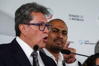 ¿Despedida navideña? Monreal insinúa que decidirá si deja Morena en diciembre