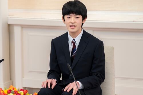 Él es el príncipe Hisahito, segundo al trono en Japón, que heredará un pueblo que envejece rápidamente