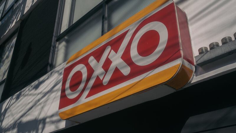 Tiendas Oxxo en Nuevo Laredo seguirán cerradas: Empresarios denuncian extorsiones