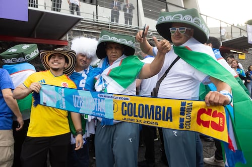 El Azteca se volvió ‘pachanguero’: Así celebraron juntos Colombia y Uzbekistán; ‘la victoria es la amistad’