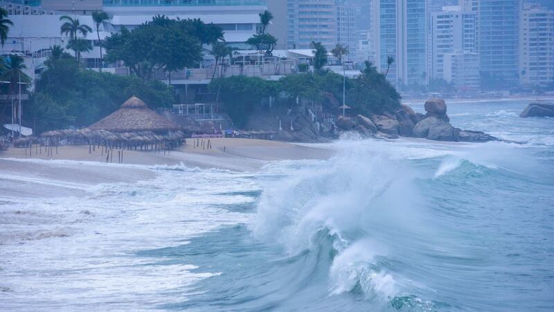 ¿Vienen peores huracanes que ‘Otis’? Expertos alertan por altas temperaturas en costas de Acapulco