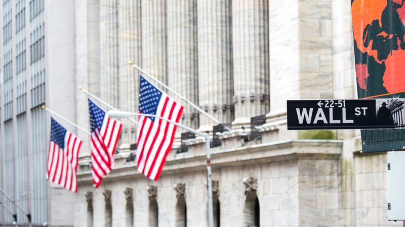 Wall Street ‘se presiona’ y cede ante informes trimestrales