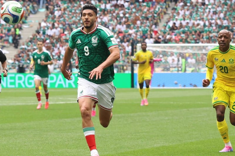 ¿A quién dedicó Raúl Jiménez su gol en la Copa del Mundo? La historia detrás de la muerte de su padre