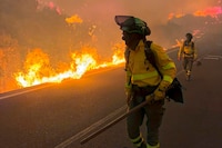 Incendio forestal en España deja 12 muertos y 23 desaparecidos: ‘Es el más grave que ha ocurrido’