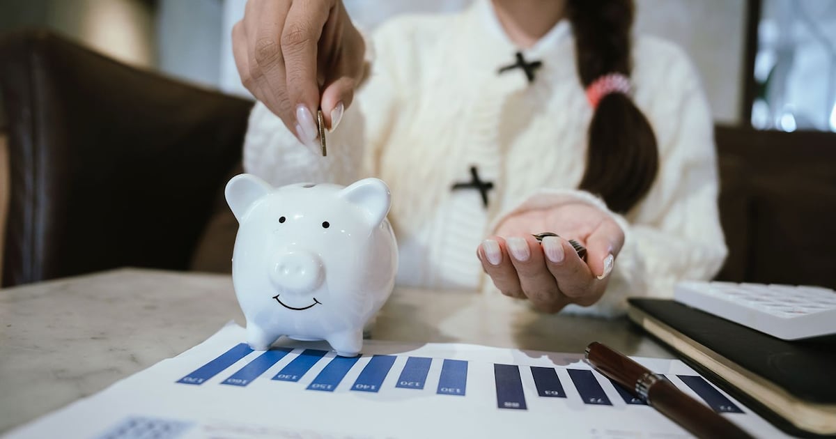 Household Finances: Who Should Manage the Money?