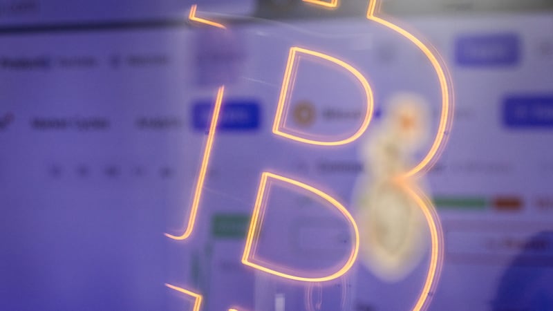 De la caída a los récords: Bitcoin desafía la tendencia global