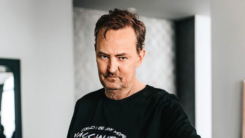 Muerte de Matthew Perry: Policía encuentra ansiolíticos y otros medicamentos en casa del actor