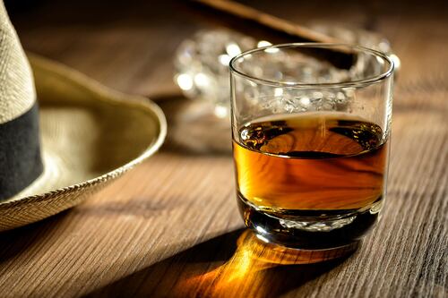 Dueña de tequila Don Julio y Cuba crean empresa para exportar ron