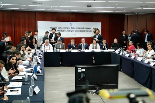 ‘Plan B’ de reforma electoral avanza en comisiones del Senado: ‘Es una iniciativa chafa’, dice oposición