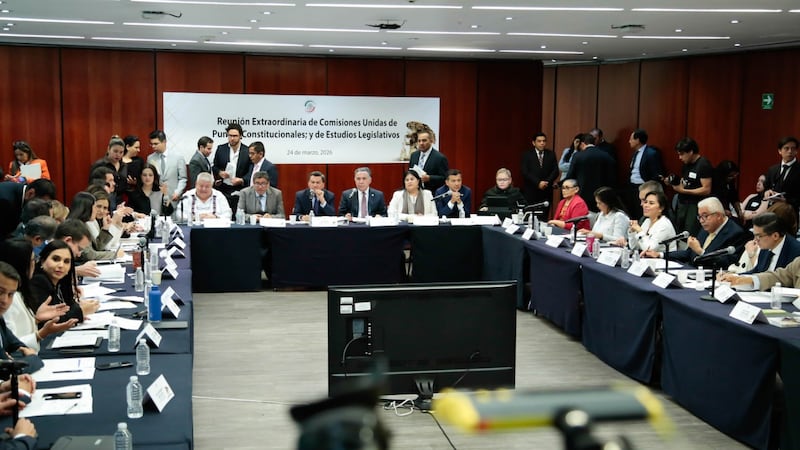 Comisiones del Senado votan 'Plan B' de Sheinbaum