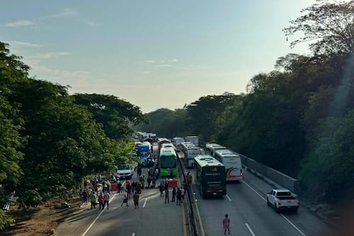 Justo en las vacaciones de verano: Manifestantes bloquea HOY la Autopista del Sol