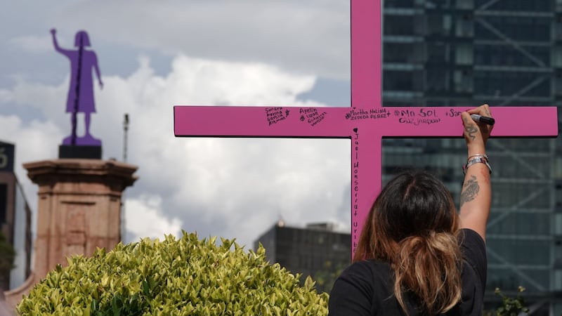 Feminicidio en Nuevo León: Hallan cuerpo de mujer joven en municipio Juárez