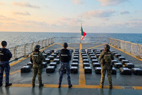 ‘Polvo, ruedas y también’... Cocaína es asegurada en Acapulco: Marina halla 2 toneladas en 80 bultos