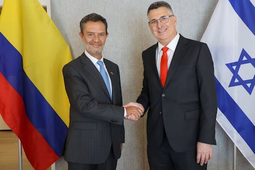 De la Espriella ‘perdona’ a Israel y retoma relación pese a genocidios: Colombia quita requisito de visa