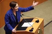 ‘Morena creó al jeque tabasqueño’: Lilly Téllez acusa a la 4T por lujosa fiesta de XV con Belinda