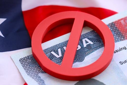 100 mil visas canceladas