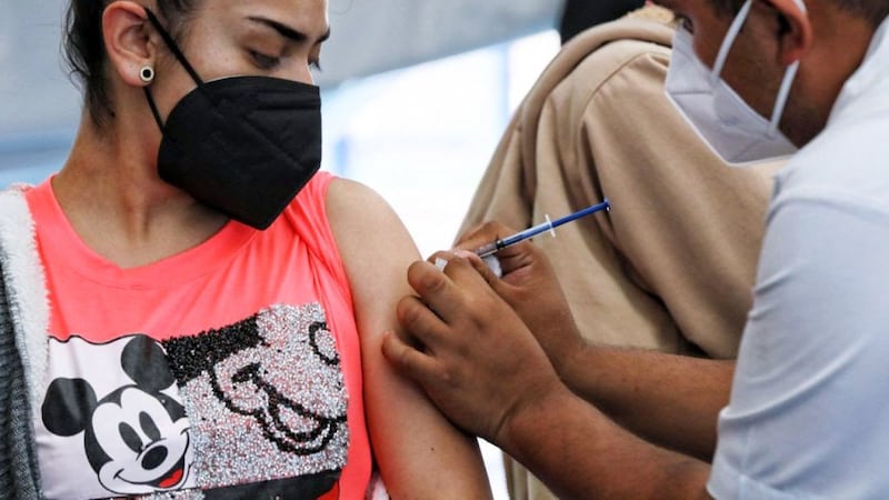 ¡Por fin! Vacunación ‘centennial’ en CDMX llega a Álvaro Obregón, Coyoacán, Azcapotzalco e Iztapalapa