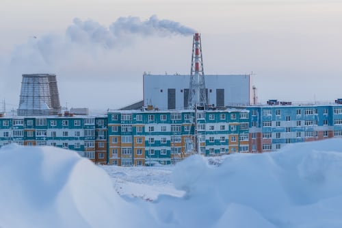 Rusia, abierta a bajar tensión por crisis en Groenlandia, pero advierte: ‘El Ártico es nuestra región’