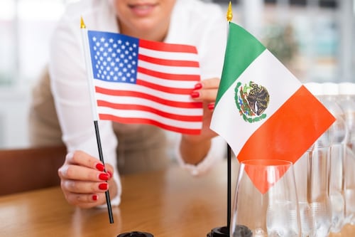 ¿Qué eleva el déficit de EU con México y por qué ni los aranceles de Trump lo pueden detener?