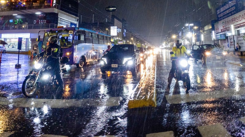 ¿Jueves de parque acuático? Activan Alerta Amarilla por lluvias y granizo en 10 alcaldías de CDMX