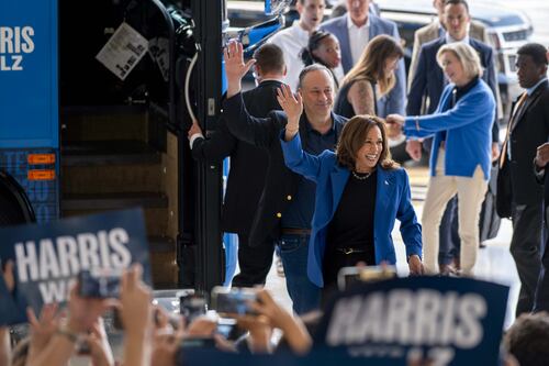Elecciones en EU 2024: Kamala Harris pide a los demócratas ‘pelear’ contra Trump