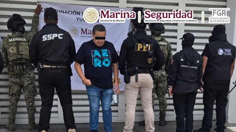 Detienen a presunto operador financiero de un cártel en Mérida: Marina decomisa 15 autos de lujo