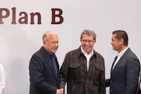 Oposición celebra rechazo del PT al Plan B de Sheinbaum; Monreal exige una explicación