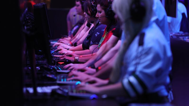 ¿Comprar vestidos al estilo ‘gamer’? Facebook le ‘echa la mano’ al propietario de Zara para vender ropa a través videojuegos