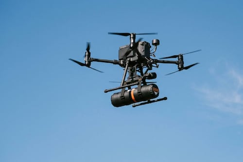 De cuernos de chivo, a camiones monstruo y drones explosivos: Narco ‘pone tachas’ a su arsenal