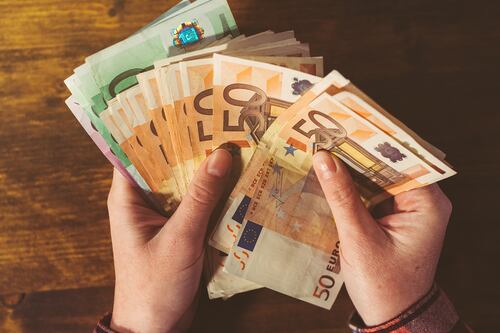 Gobierno de AMLO coloca deuda por 2,500 millones de euros