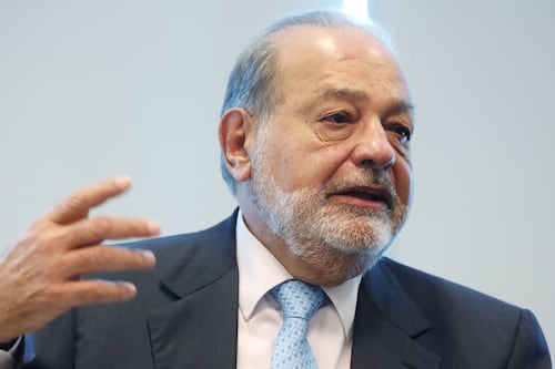 Slim deja atrás la cancelación del aeropuerto para ayudar a construir el Tren Maya