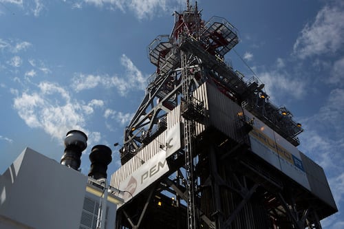 Terreno para refinería en Paraíso enfrenta problema de aguas negras