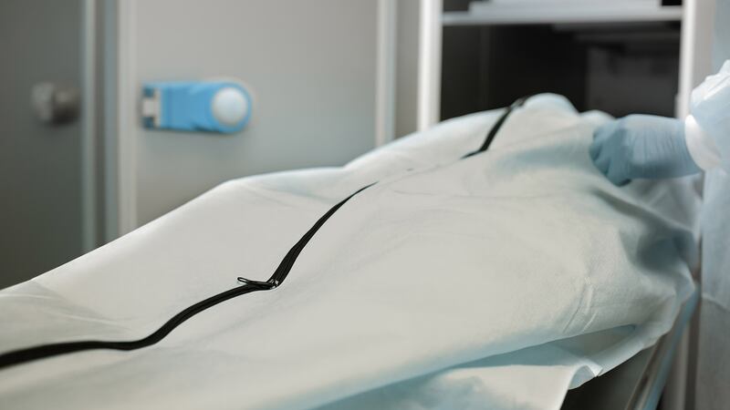 Calor en EU: Usan bolsas para cadáveres para ‘refrescar’ a pacientes en hospital de Phoenix