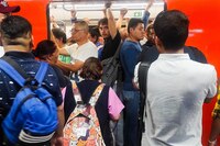 ‘No hay avance en ninguna dirección’: Usuarios de Línea B del Metro de CDMX esperan hasta 15 minutos