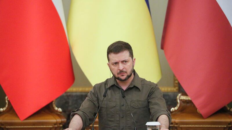 Zelenski agradece a ucranianos 50 días de resistencia: ‘Hemos defendido la mayor parte del país’