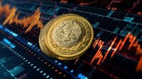 Peso pierde ante el dólar tras publicación de minutas del Banxico: ¿En cuánto cerró hoy?