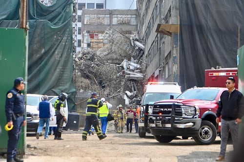 Colapsa edificio en demolición en Calzada San Antonio Abad: Confirman una persona muerta