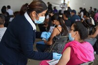 Edomex aplicará vacuna de refuerzo a personas de 18 a 29 años en 10 municipios