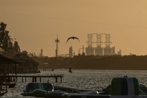 Pemex dice que Dos Bocas opera con normalidad: ‘Flamazo’ fue durante obras de mantenimiento