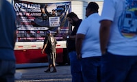 Retiro de visas escala problemas: Transportistas bloquean garita de Mexicali y acusan a EU de acoso