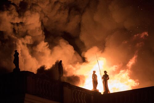 Falla en unidad de aire acondicionado causó incendio en Museo Nacional de Brasil: policía