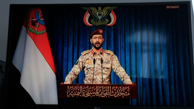 Hutíes de Yemen ‘expanden’ guerra de Irán: Atacan transporte y suministro de petróleo en Arabia Saudita