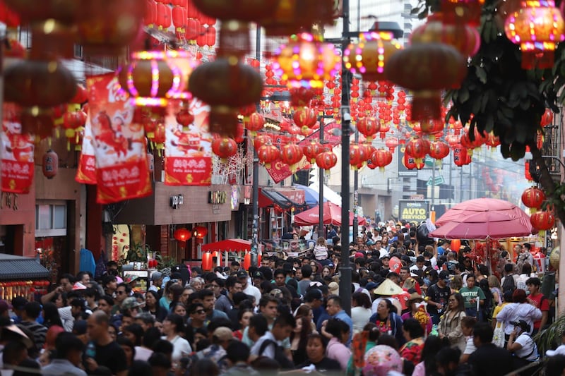 ¿Por qué México quiere atraer más extranjeros chinos? ‘Gastan más del doble que el turista internacional’