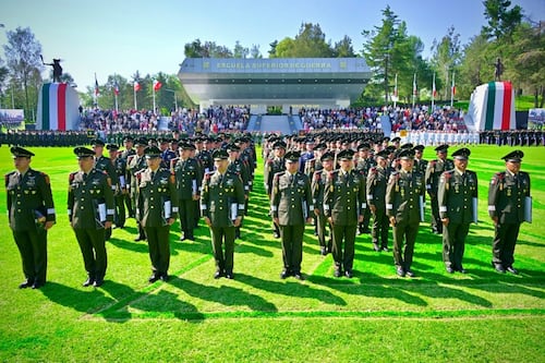 Se gradúan 98 militares de la Escuela Superior de Guerra