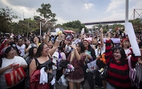 (VIDEOS) Sección A (afuera): ARMY cierra Churubusco para escuchar segundo concierto de BTS en el Estadio GNP