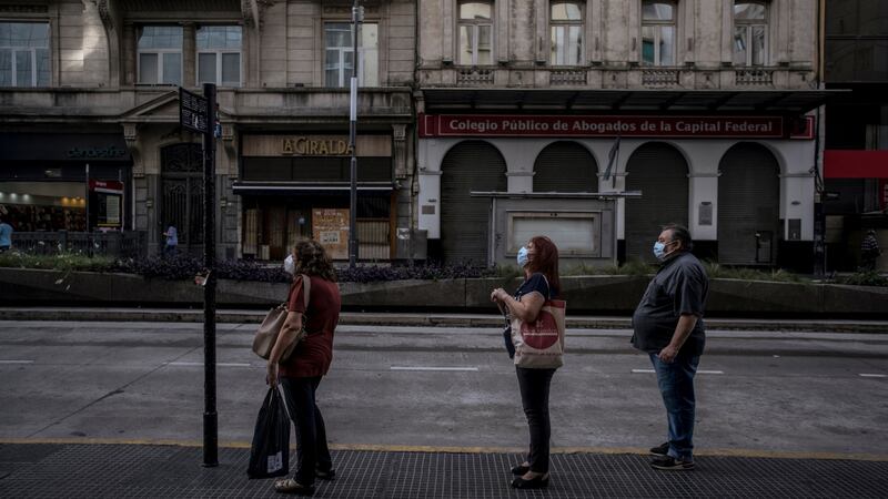Argentina vive ‘el peor momento de la pandemia’: entrará en confinamiento por 9 días