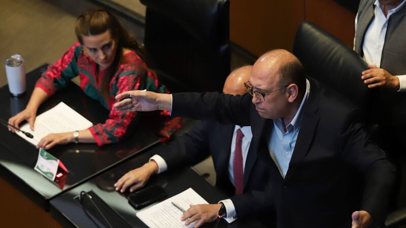 ‘Fascista’: Moreira le grita a Noroña en pleito de Morena y oposición en el Senado por Fobaproa