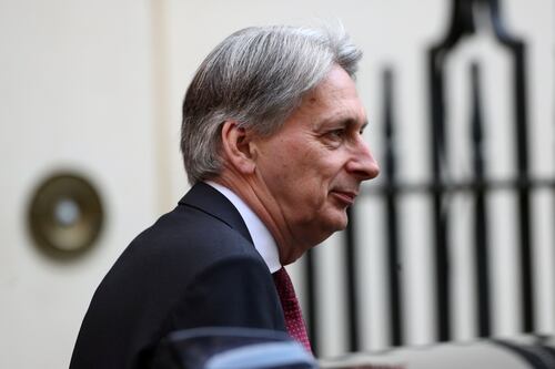 Parlamento británico seguramente considerará nuevo referendo sobre el Brexit: Hammond